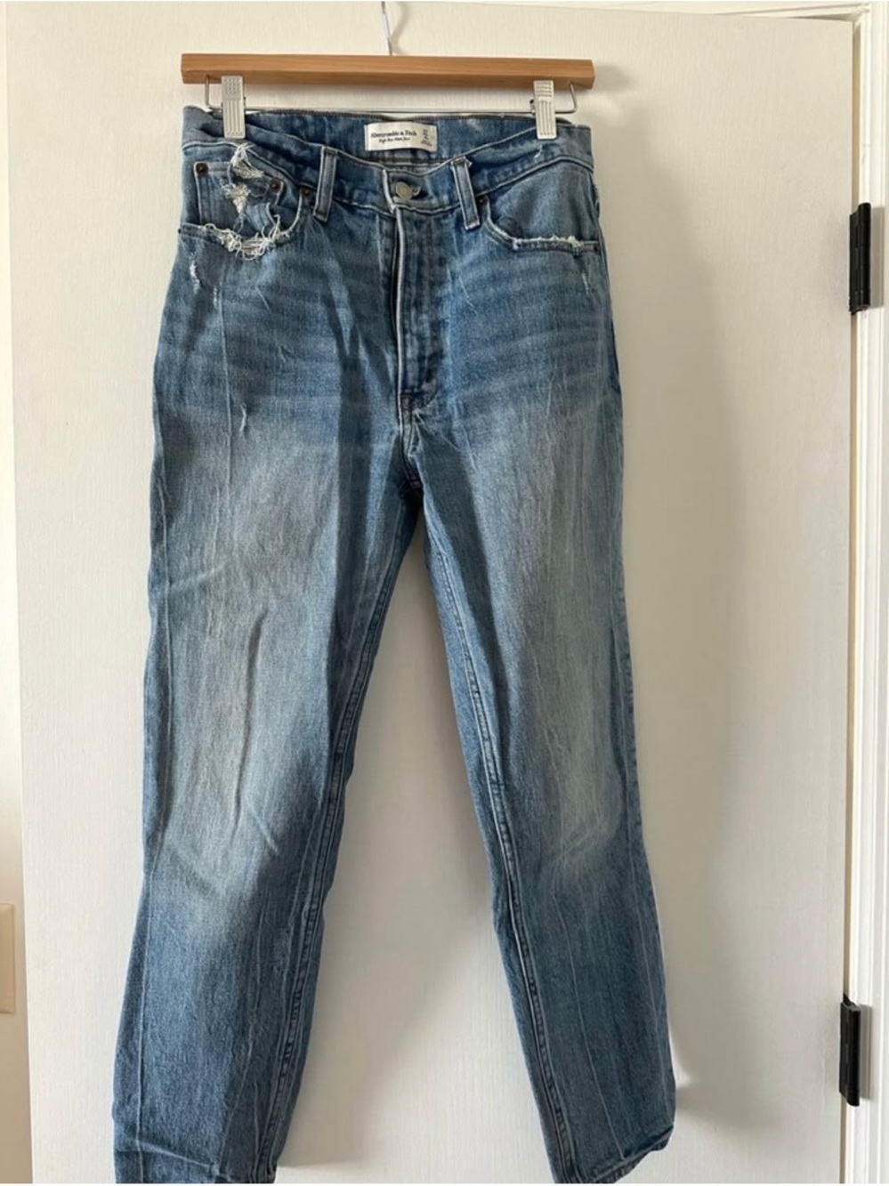 Abercrombie & Fitch Women's High-Rise Mom Jeans
